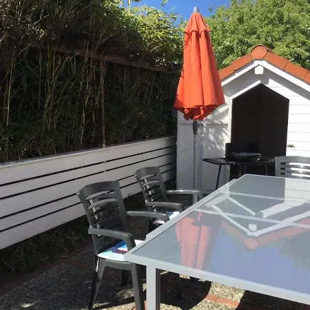Freistehendes Ferienhaus In Mit Sauna, Garten Und Terrasse *